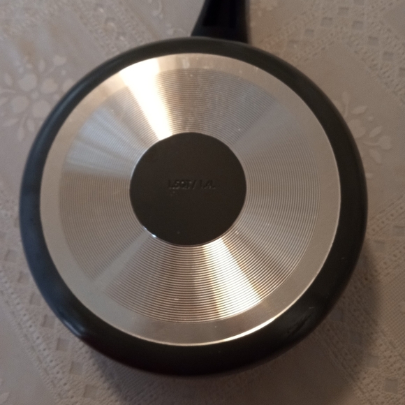 🆕 Simply Essential™ Nonstick 1.5qt Aluminum Covered Sauce pan in Grey - Picture 7 of 7